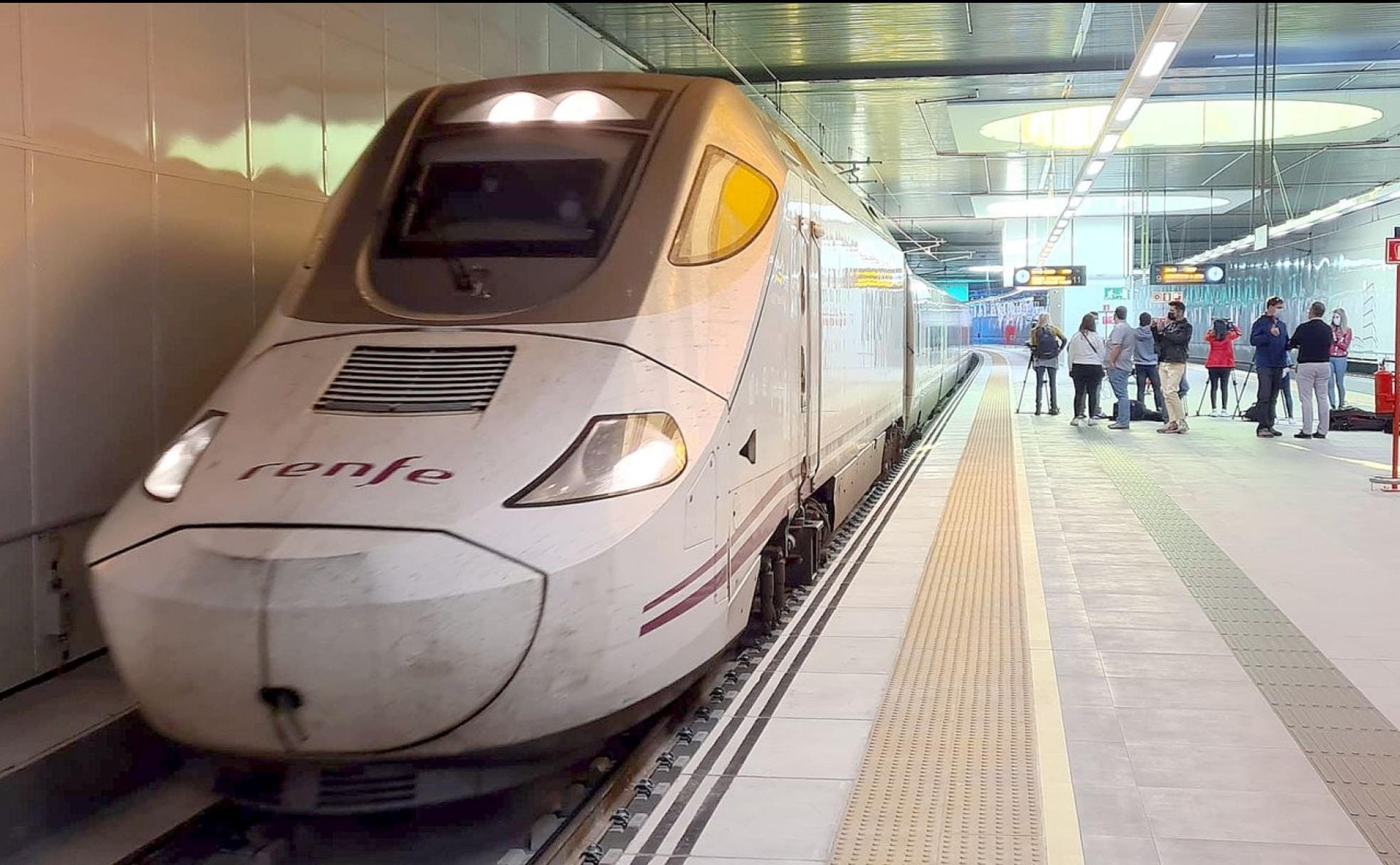 Viajar a León en Tren: Todo lo que Necesitas Saber en 2025