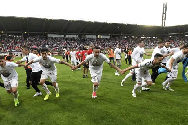  Cultural y Deportiva Leonesa ascienda