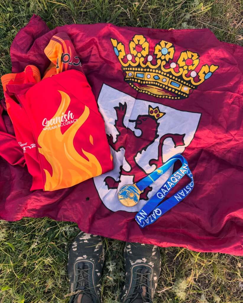 500275818 18505802788019490 1095568085467800903 n El Leonés que Triunfa en el Parapente de Precisión por Todo el Planeta