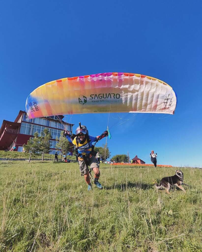 Leonés que Triunfa en el Parapente 