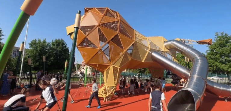 Captura de pantalla 2025 06 18 165243 🦁 Inaugurado en León el parque con un León Gigante como gran protagonista [Incluye video]