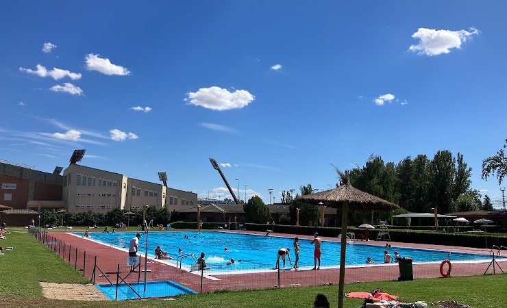 4F205EA8 792A 4D8D A369 8DFBA5E8AEF2 Piscina Municipal de Sáenz de Miera – Horarios y Tarifas 2026