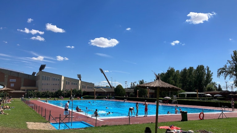 4F205EA8 792A 4D8D A369 8DFBA5E8AEF2 Piscina Municipal de Sáenz de Miera – Horarios y Tarifas 2026