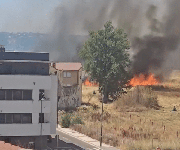 Incendio de verano en león