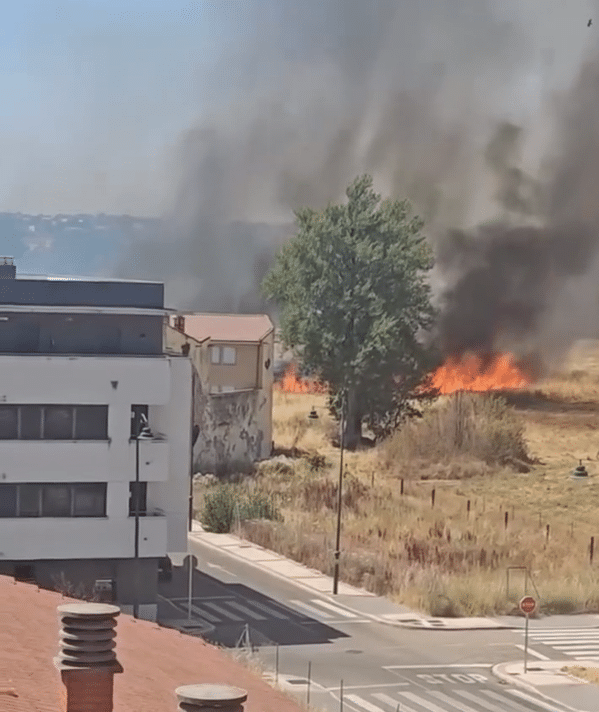 Incendio de verano en león