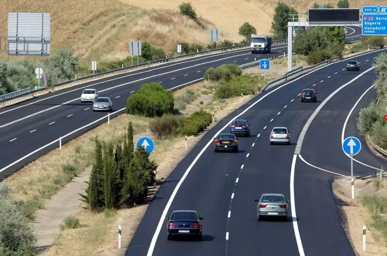 Cómo llegar a León 🚗🚆✈️: Todas las formas de llegar | Guía esencial para 2025 Cómo llegar a León 🚗🚆✈️: Todas las formas de llegar | Guía esencial para 2025