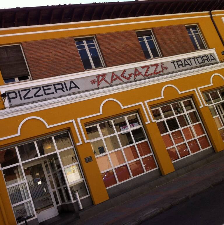 La pizzería Ragazzi León reabre sus puertas y recupera la primera pizzería histórica de la ciudad