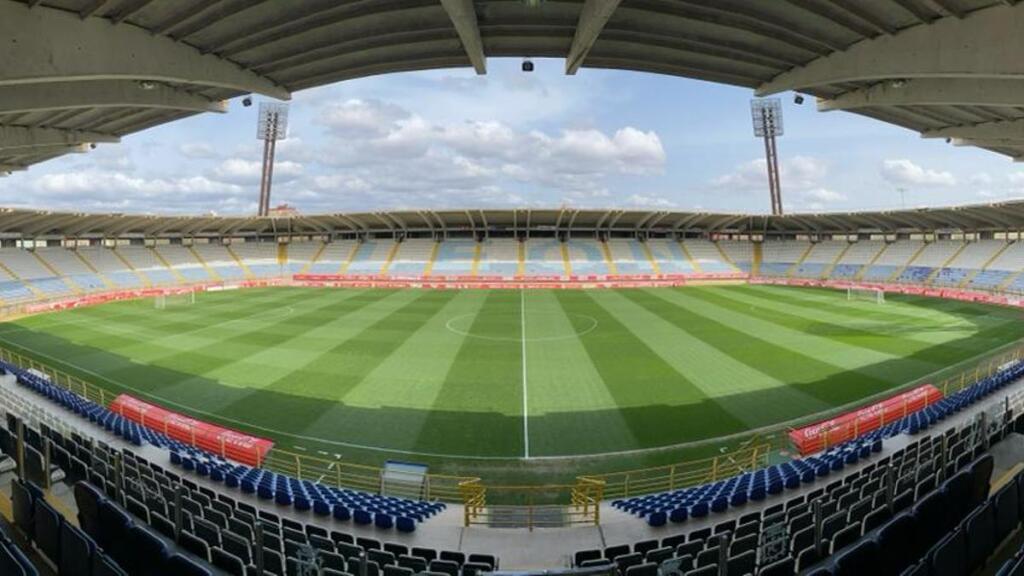 Polémica por la venta de los antiguos asientos de la Cultural del estadio del Reino de León