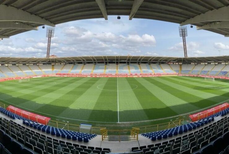 Polémica por la venta de los antiguos asientos de la Cultural del estadio del Reino de León